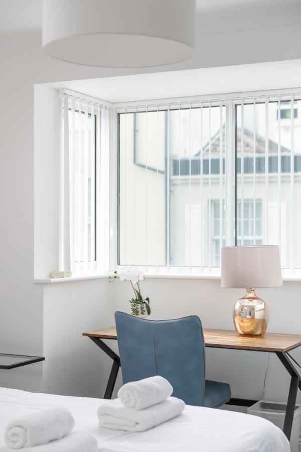 Beachside Retreat 2-Bedroom Gem With Free Private Parking & Outdoor Space Brighton Kültér fotó