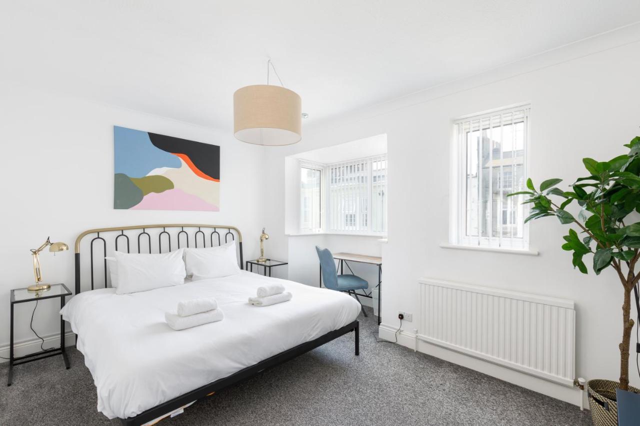 Beachside Retreat 2-Bedroom Gem With Free Private Parking & Outdoor Space Brighton Kültér fotó