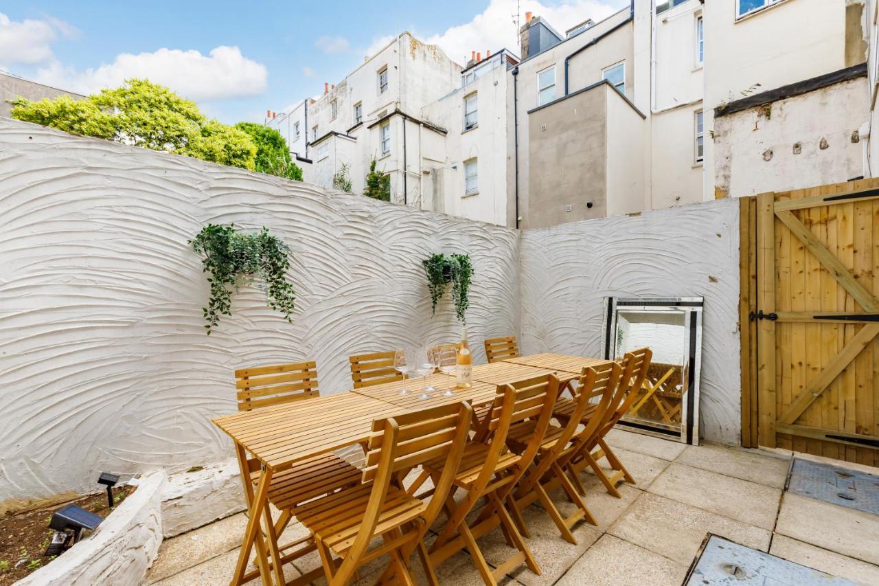 Beachside Retreat 2-Bedroom Gem With Free Private Parking & Outdoor Space Brighton Kültér fotó