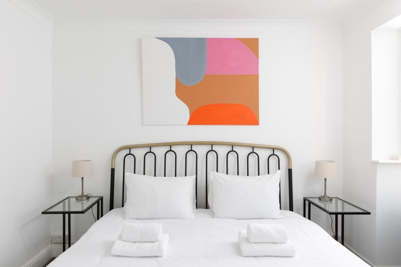 Beachside Retreat 2-Bedroom Gem With Free Private Parking & Outdoor Space Brighton Kültér fotó