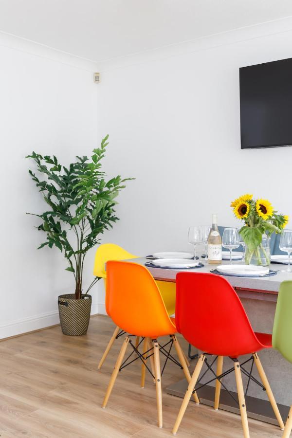 Beachside Retreat 2-Bedroom Gem With Free Private Parking & Outdoor Space Brighton Kültér fotó