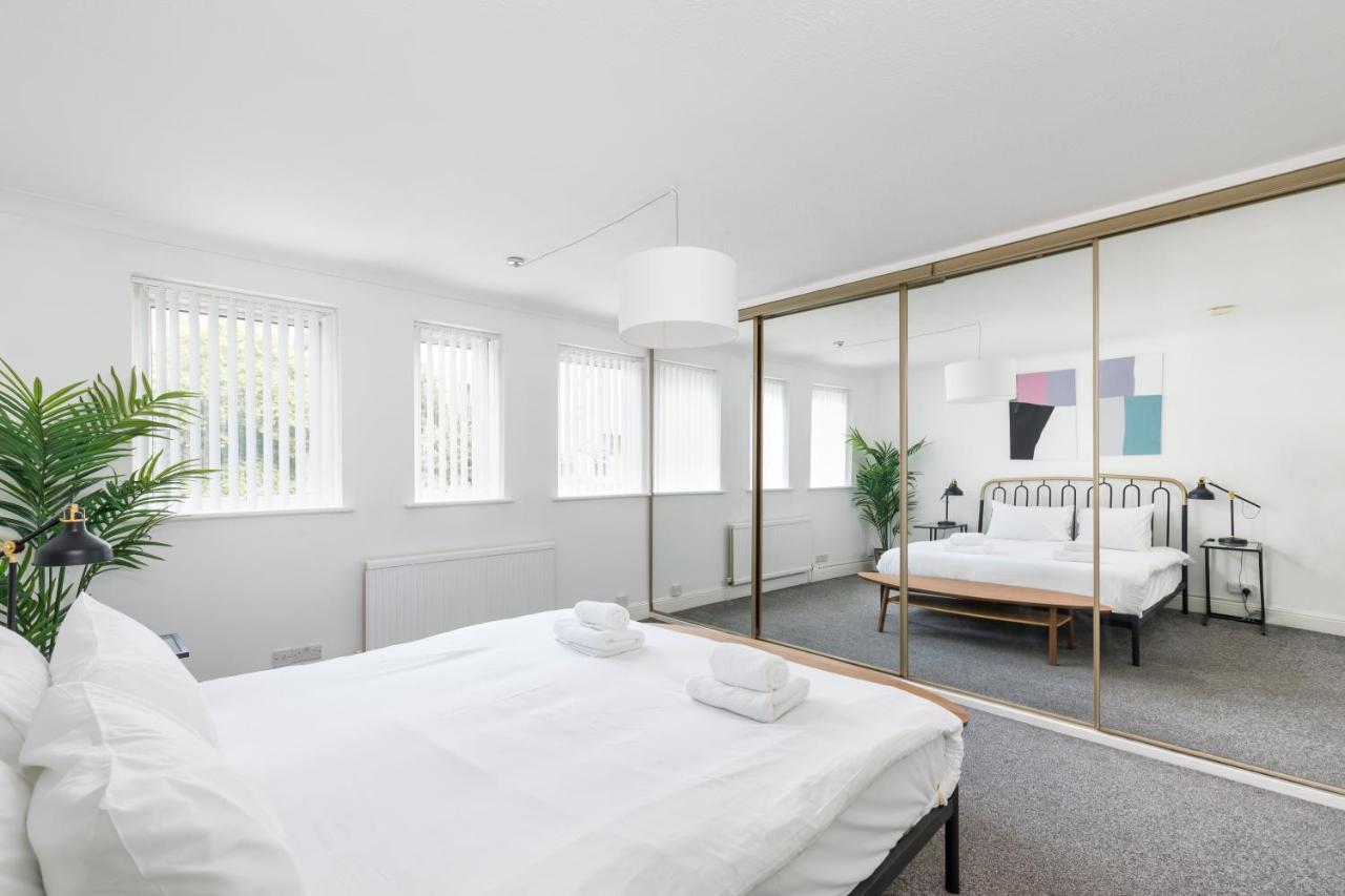 Beachside Retreat 2-Bedroom Gem With Free Private Parking & Outdoor Space Brighton Kültér fotó