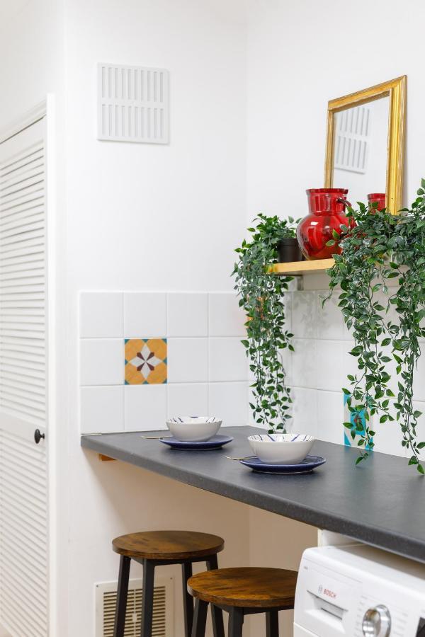 Beachside Retreat 2-Bedroom Gem With Free Private Parking & Outdoor Space Brighton Kültér fotó