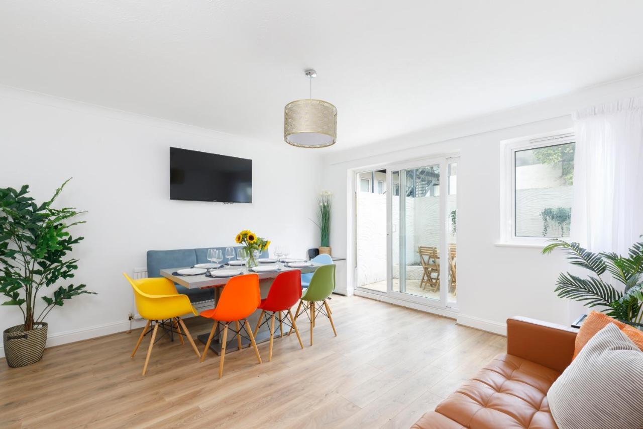 Beachside Retreat 2-Bedroom Gem With Free Private Parking & Outdoor Space Brighton Kültér fotó