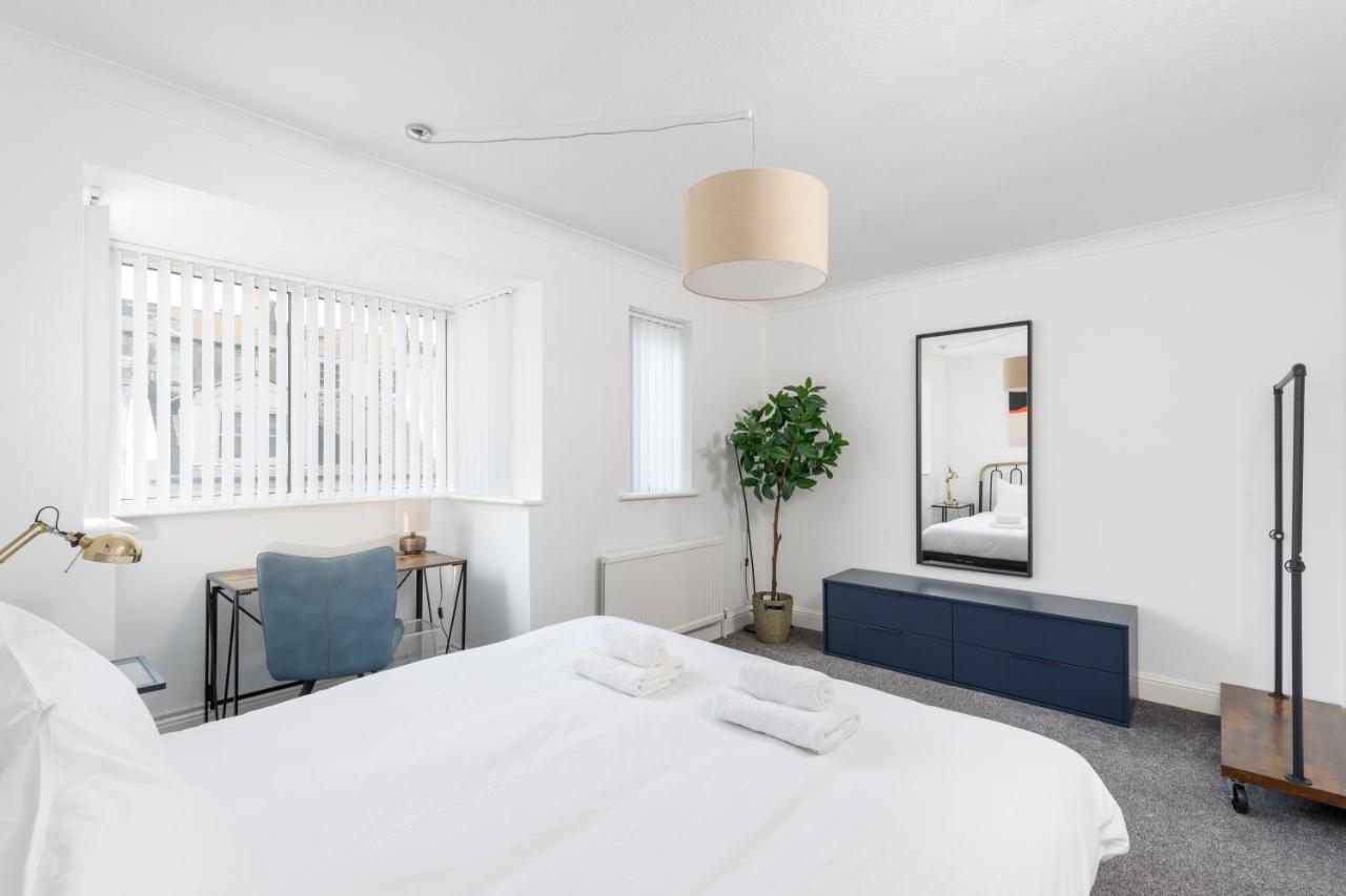 Beachside Retreat 2-Bedroom Gem With Free Private Parking & Outdoor Space Brighton Kültér fotó