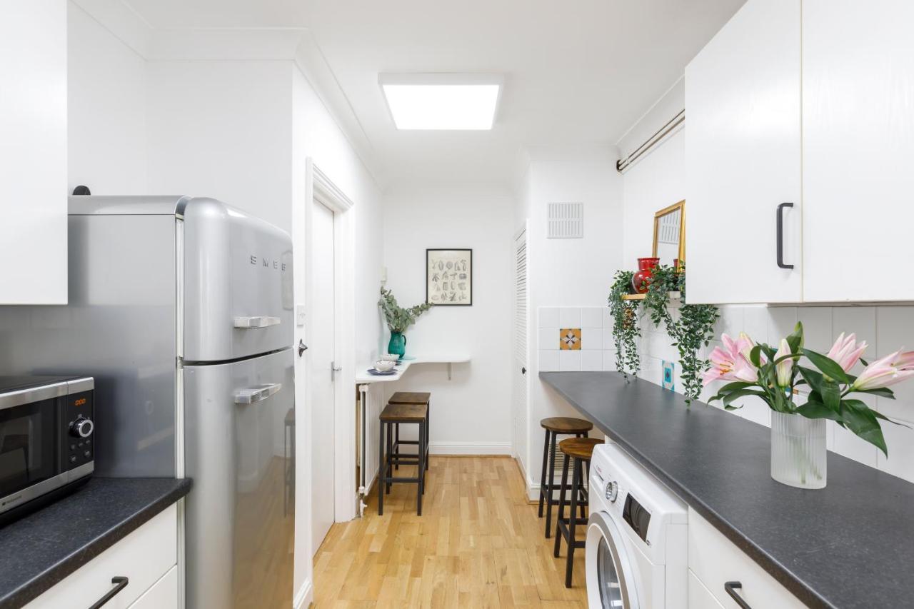 Beachside Retreat 2-Bedroom Gem With Free Private Parking & Outdoor Space Brighton Kültér fotó