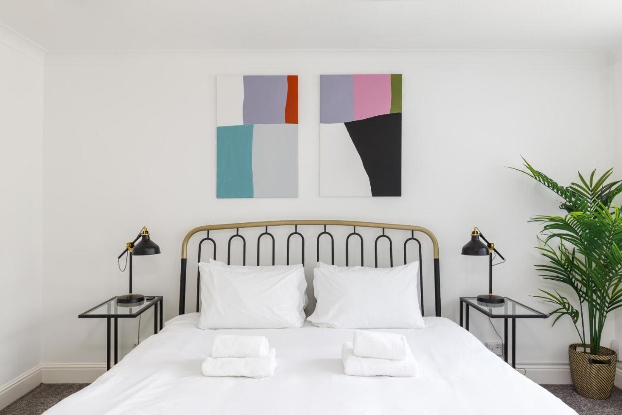 Beachside Retreat 2-Bedroom Gem With Free Private Parking & Outdoor Space Brighton Kültér fotó
