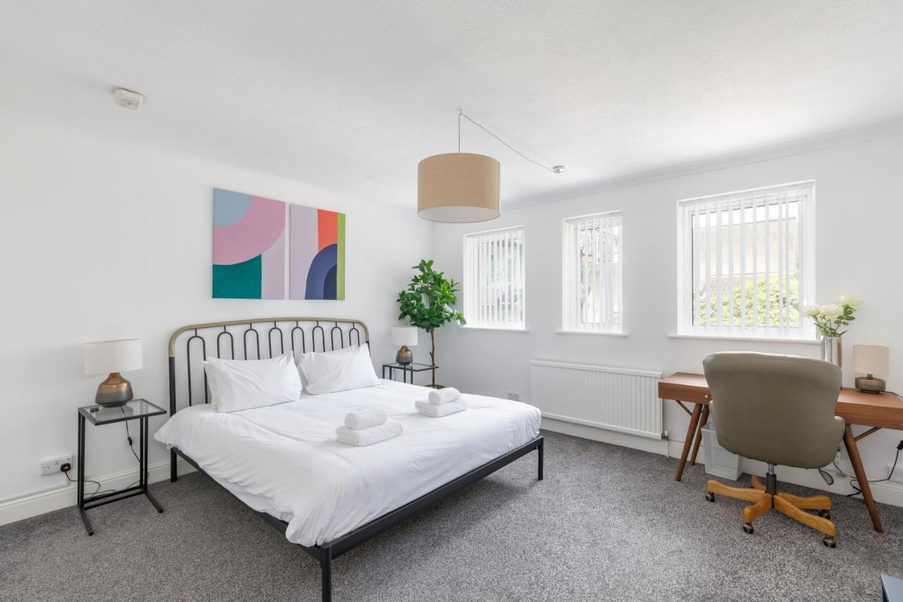 Beachside Retreat 2-Bedroom Gem With Free Private Parking & Outdoor Space Brighton Kültér fotó